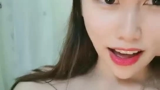 -zhifu-性感无毛小萝莉全裸泳池大秀
