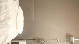 草莓丝瓜秋葵向日葵榴莲石榴眼鏡男大戰穿粉色胸罩的正點美女,過程非常精彩