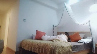 岳父继女回家与继父进行狂野的三人行