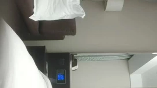 年下の男の子にお願いされたら中出しセックスにもノーと言えないおばさん家政婦 08 優しさにつけこんで突撃生
