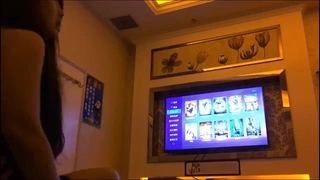 纤细的爱动漫喜欢后入，上海的熟女姐姐联系我