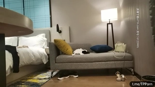 我的邻居是女妖精品后入近距离看B我最喜欢的B和B毛（单指外观），B毛又黑又多拉丝了