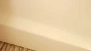 Lucy Tyler的大屁股在激烈的动作中被操