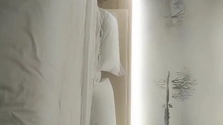 屌神大哥 约砲高挑长腿外围女模~沙发地板都是我的性爱地盘~